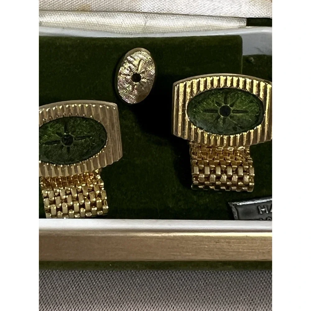 VTG CUFFLINK SET GREEN‎ STONE HICKOK GOLD TONE CHAIN WRAP AND TIE TAC (2532)